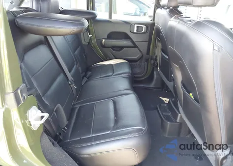 2020 Jeep Wrangler Unlimited Sahara Altitude 4X4 из США, поврежденный, VIN 1C4HJXEM3LW338045